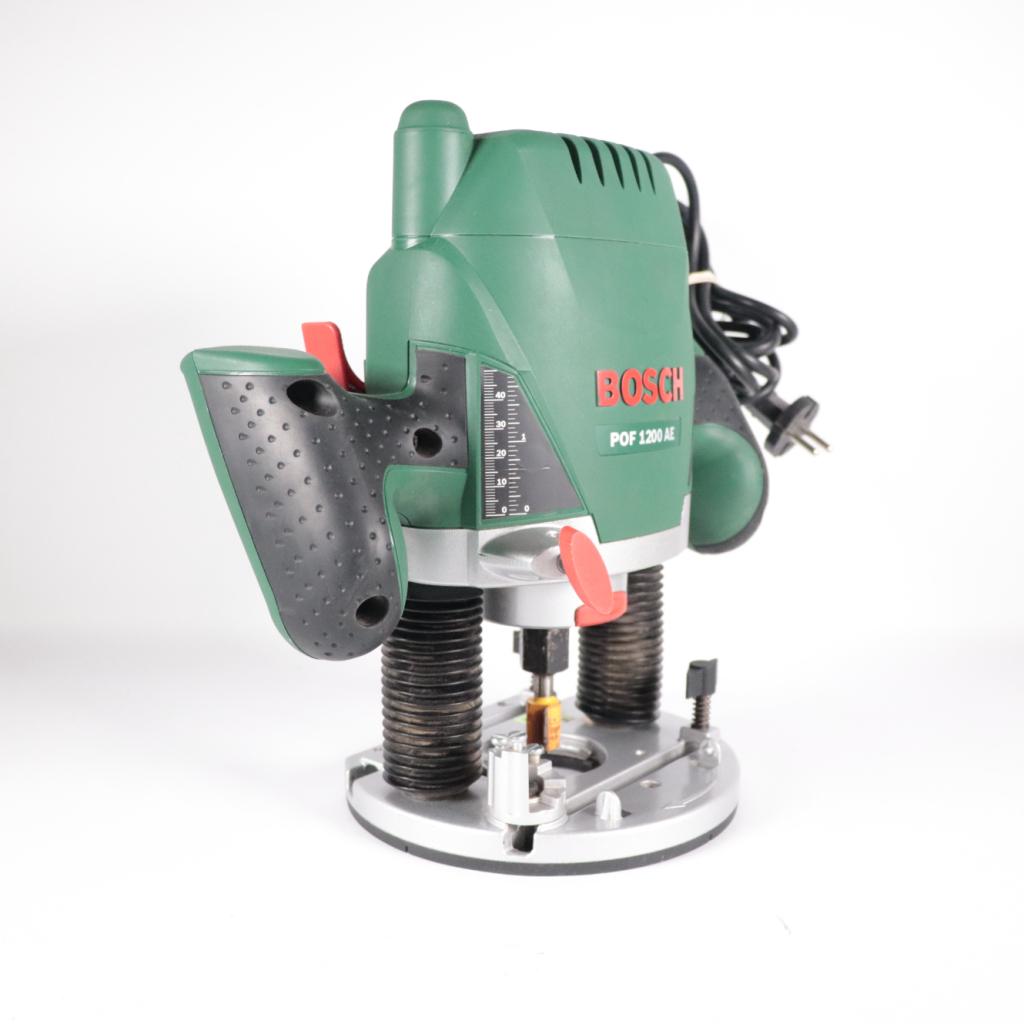 Bosch POF 1200 AE Bovenfrees - Gebruikte Staat, Bosch, Gebruikt, Support@bosch.com, Robert Bosch GmbH
Robert-Bosch-Platz 1
70839 Gerlingen-Schillerhöhe
Germany