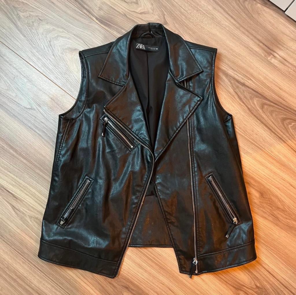 Zwarte Zara bodywarmer met ritsen, Kleding | Dames, Ophalen of Verzenden, Zo goed als nieuw, Maat 38/40 (M), Zwart