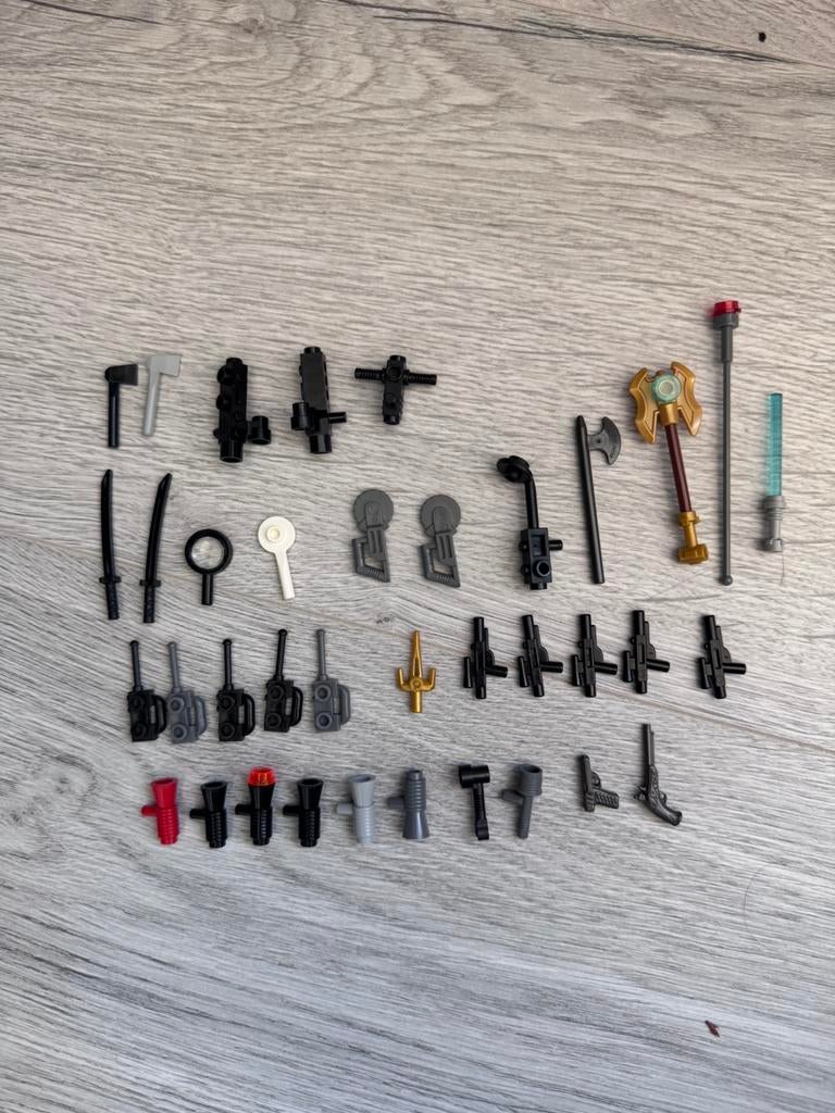 LEGO Accessoires 37 Minifiguur Wapens en Gereedschap Set, Overige thema's, Lego, Accessoire, Ophalen of Verzenden