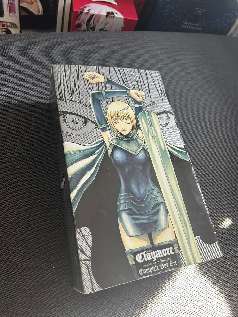 Manga | box set claymore, Boeken, Strips | Comics, Complete serie of reeks, Ophalen of Verzenden, Zo goed als nieuw, Japan (Manga)