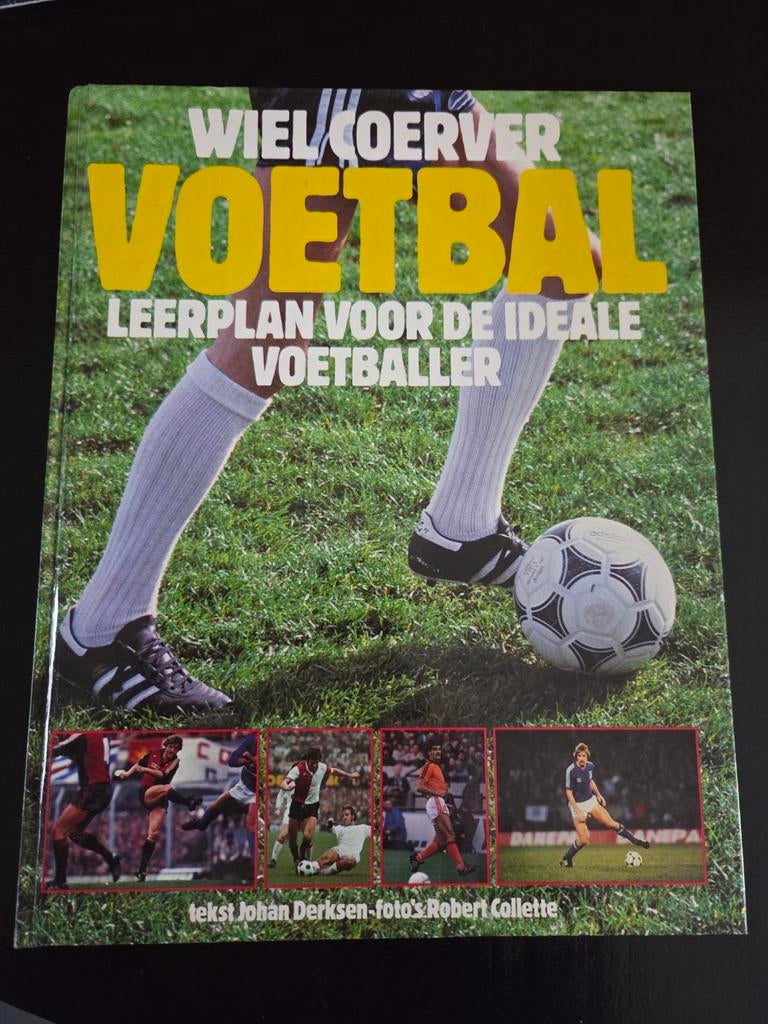 Wiel Coerver - Voetbal / Leerplan voor de ideale voetballer, Boeken, Ophalen of Verzenden, Zo goed als nieuw, Balsport