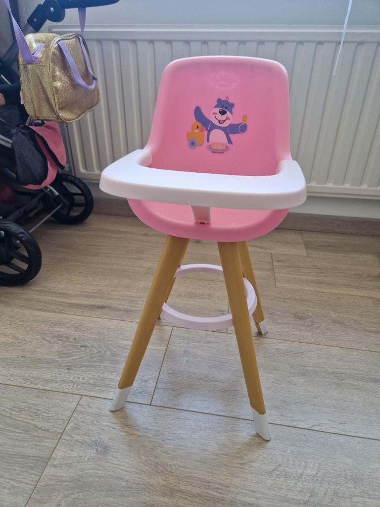 Baby Born poppen kinderstoel, Kinderen en Baby's, Speelgoed | Poppen, Ophalen, Zo goed als nieuw, Babypop
