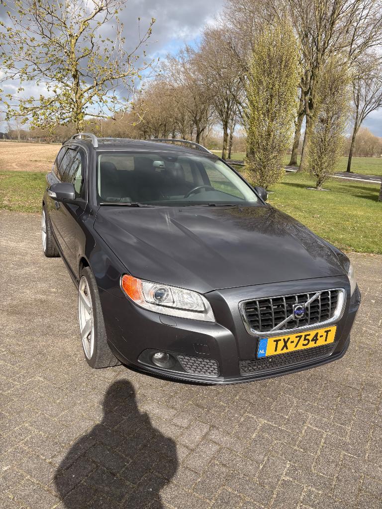 Volvo V70 2.0 2008 Grijs - direct beschikbaar, Auto's, Voorwielaandrijving, 145 pk, 1487 kg, Zwart