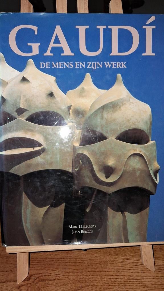 J. Bergos - GAUDI, Ophalen of Verzenden, Zo goed als nieuw, J. Bergos