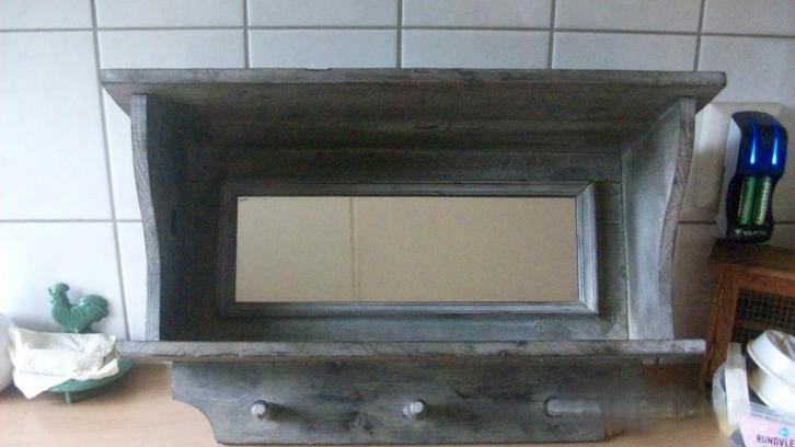 Brocante houten wandkapstok met spiegel en 3 haken, Huis en Inrichting, Woonaccessoires | Kapstokken, Gebruikt, Wandkapstok, Minder dan 100 cm