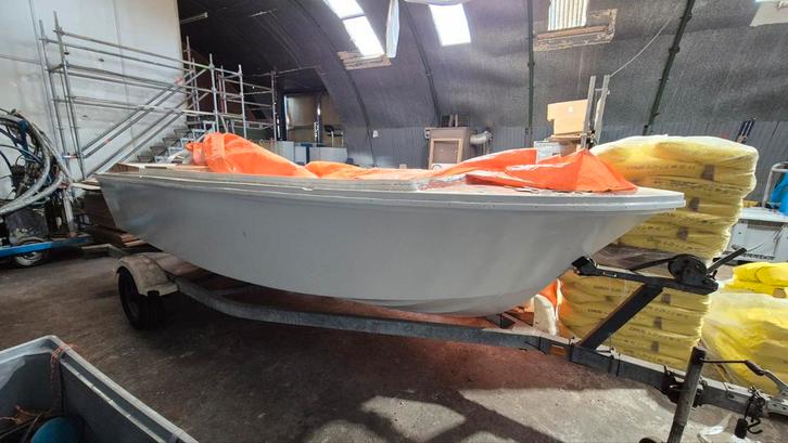 Stabiele polyester boot met Honda 60pk buitenboordmotor, Watersport en Boten, Motorboten en Motorjachten, Gebruikt, Polyester