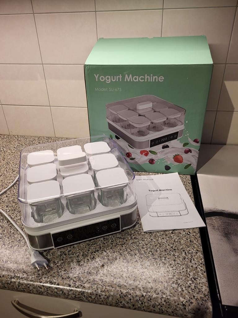 Yoghurtmaker in nieuwstaat met 9 glaasjes, Huis en Inrichting, Ophalen of Verzenden, Zo goed als nieuw