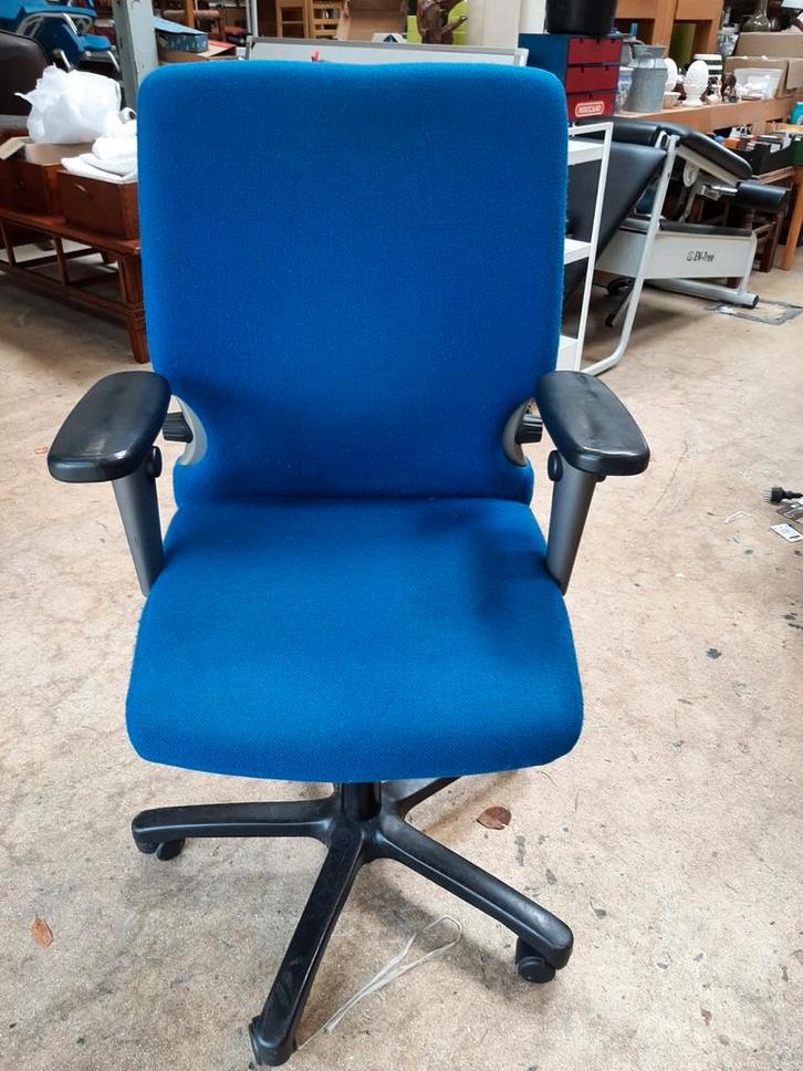 Comforto Bureaustoel - Blauw, Draaibaar & Verstelbaar, Huis en Inrichting, Bureaustoelen, Gebruikt, Bureaustoel, Blauw, Ergonomisch