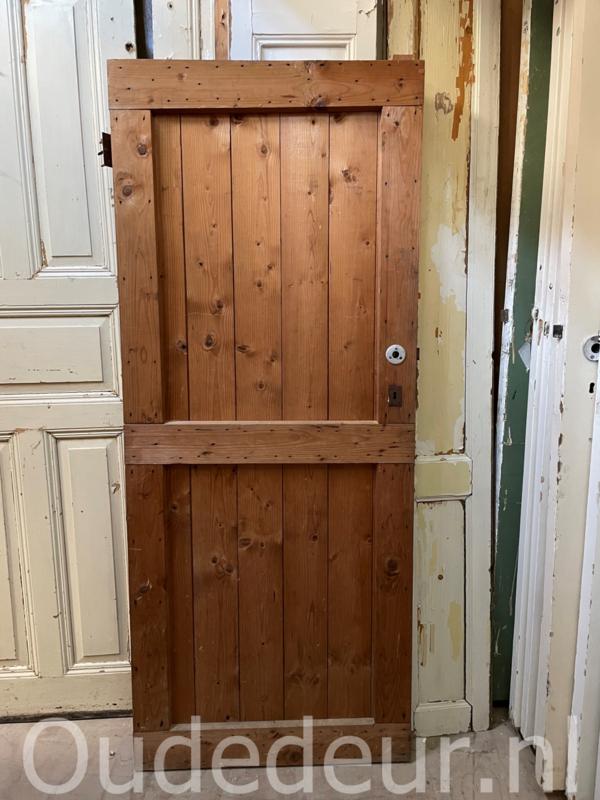 nr. 4801 opgeklampte deur zonder verf