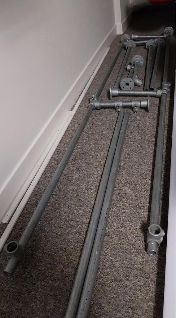 Metalen kledingrek - robuust en industrieel, Ophalen, Gebruikt