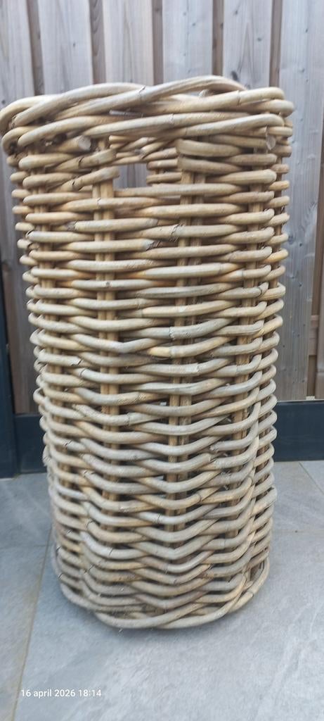 Grote hoge rieten mand, Tuin en Terras, Bloembakken en Plantenbakken, Ophalen, Rond