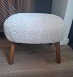 Voetenbankje met ecru beige badstoffen bekleding, Ophalen, Minder dan 50 cm, Minder dan 50 cm, Zo goed als nieuw