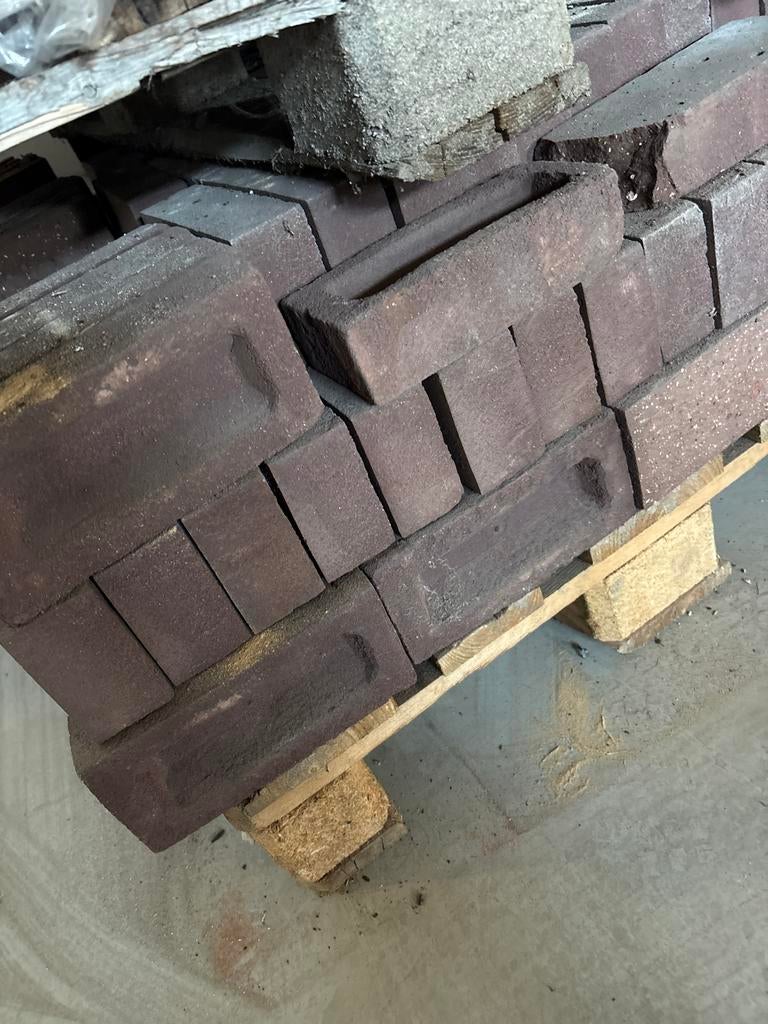 Metselsteen plintsteen 55x210x100, Doe-het-zelf en Verbouw, Metselstenen, Ophalen, Gebruikt, Bakstenen