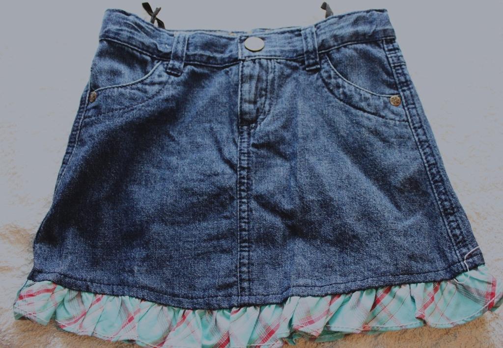 Nieuw spijkerrokje onderaan een aqua ruit randje. Maat 110., Kinderen en Baby's, Kinderkleding | Maat 110, Ophalen of Verzenden