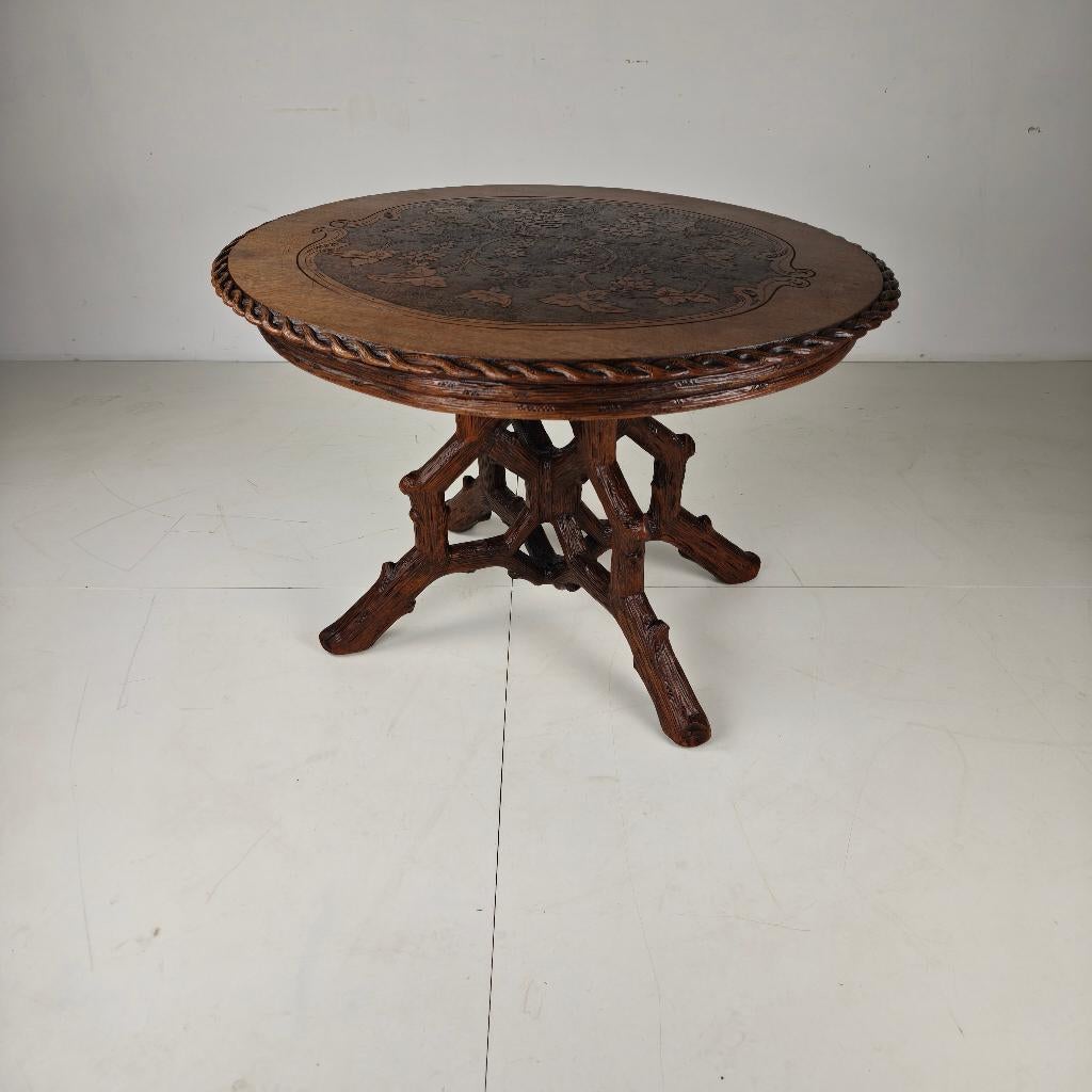 Eettafel in Zwarte Woud-stijl door Horrix – circa 1880, Antiek en Kunst, Ophalen of Verzenden