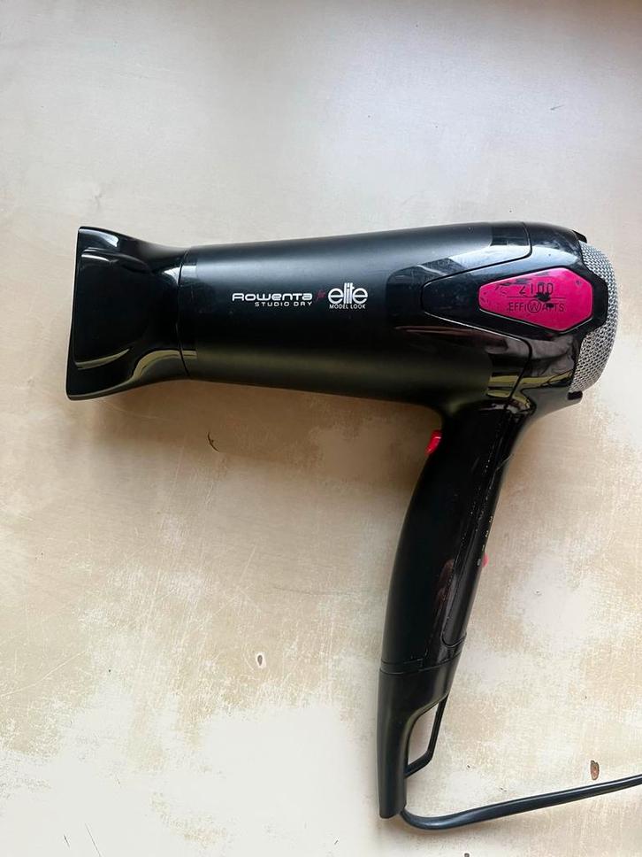 Rowenta Studio Dry Effiwatts Elite Föhn - Zwart/Roze, Witgoed en Apparatuur, Persoonlijke-verzorgingsapparatuur, Zo goed als nieuw