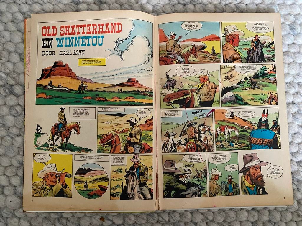 Vintage Stripboek 1966 Old Shatterhand en Winnetou, Boeken, Stripboeken, Eén stripboek, Ophalen, Gelezen