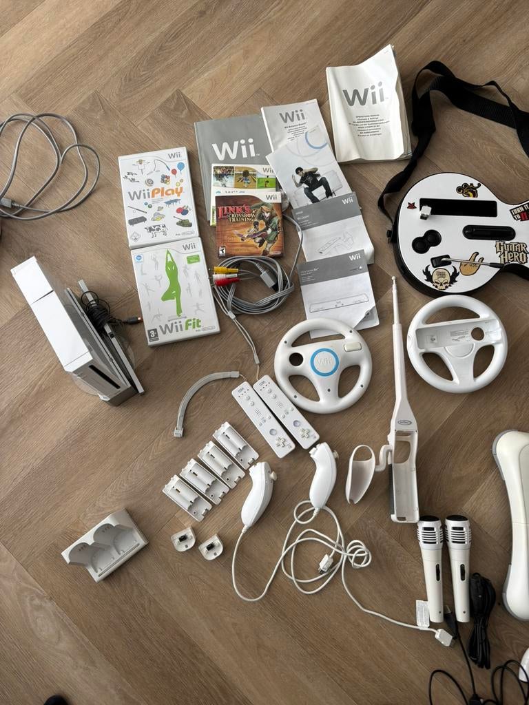 Nintendo WII, heel veel accessoires en meer dan 1500 spellen, Gebruikt, Overige genres, 2 spelers, Ophalen of Verzenden