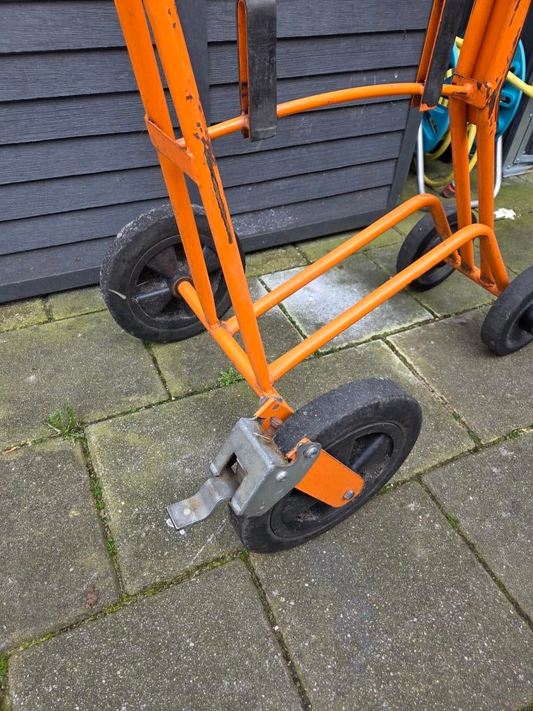 Oranje transportkar met vier wielen, Doe-het-zelf en Verbouw, Transportwagens, 100 liter of meer, Ophalen, Transportkar