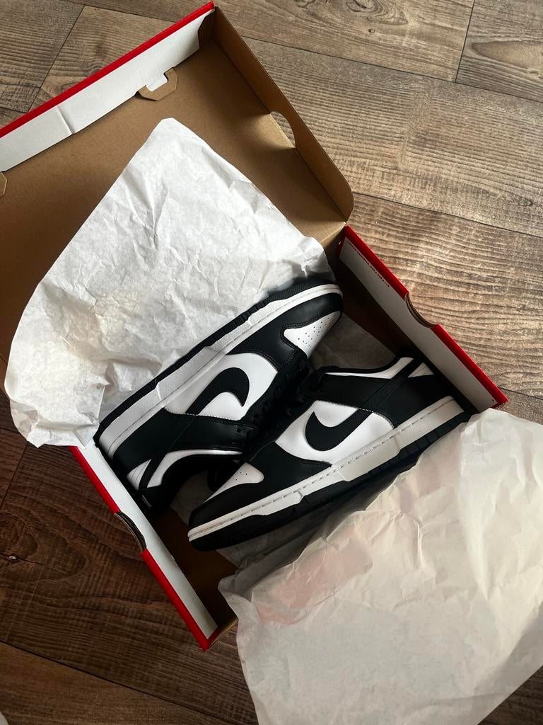 Nike Dunk Low Panda - Nieuw - Diverse maten beschikbaar, Kleding | Heren, Schoenen, Ophalen of Verzenden, Nieuw, Wit, Sneakers of Gympen