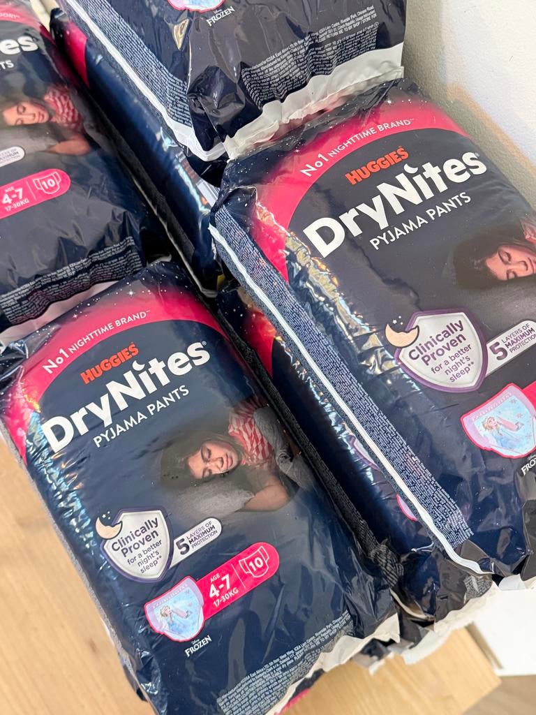 14 nieuwe dichte pakken Huggies DryNites Pyjama luiers, Ophalen of Verzenden, Nieuw