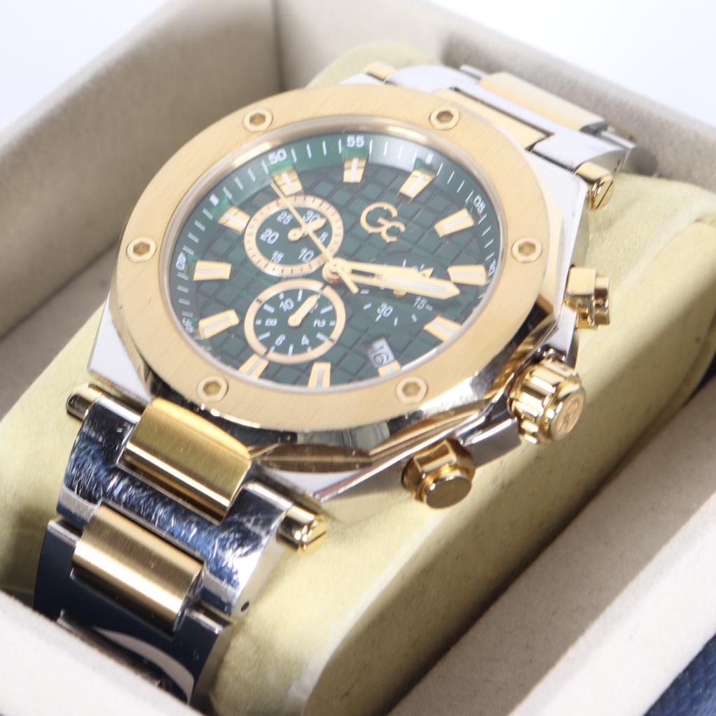 GC Z18003G9MF Watch Sport Chic Collection - Incl. Bon, Guess, Zo goed als nieuw, Support@guess.com, 1444 South Alameda St
Los Angeles, CA 90021
USA