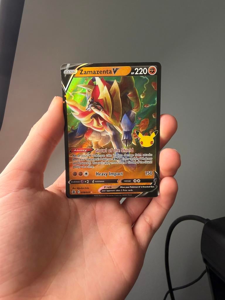 Zamazenta V, Hobby en Vrije tijd, Verzamelkaartspellen | Pokémon, Ophalen of Verzenden, Zo goed als nieuw