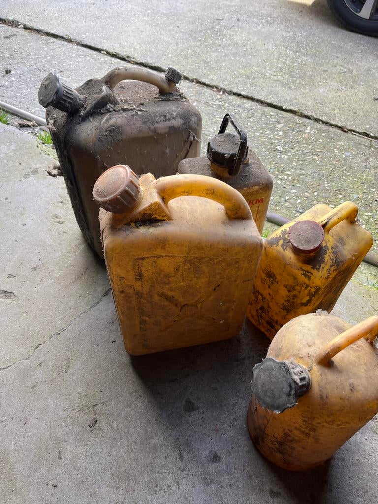 Diverse jerrycans in verschillende maten, Ophalen, Gebruikt, Universele onderdelen