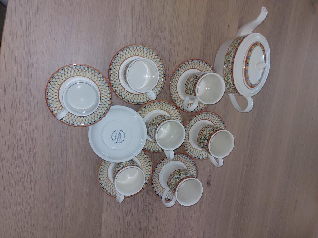 Kop en schotel en koffie of theekan Lemon tree, Ophalen of Verzenden, Porselein, Overige stijlen, Kop(pen) en/of Schotel(s)