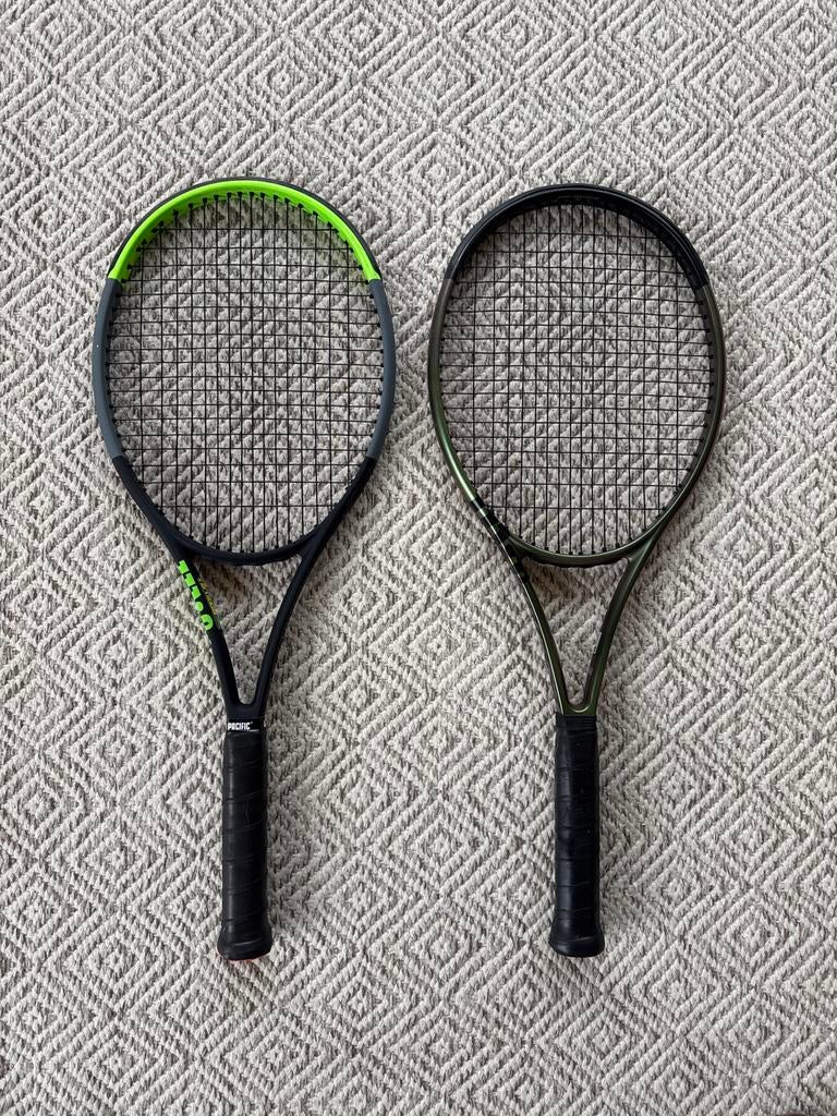 2x Wilson Blade 100L grip 4 (285gr) - Goede staat, Sport en Fitness, Tennis, Gebruikt, L4, Ophalen of Verzenden, Wilson