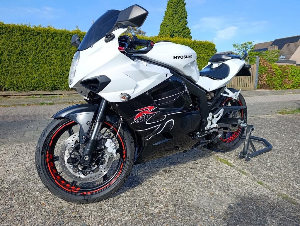 A1 motor met 30pk! Hyosung Gt125r, Motoren, 2 cilinders, Sport, Sportuitlaat, Handgeschakeld