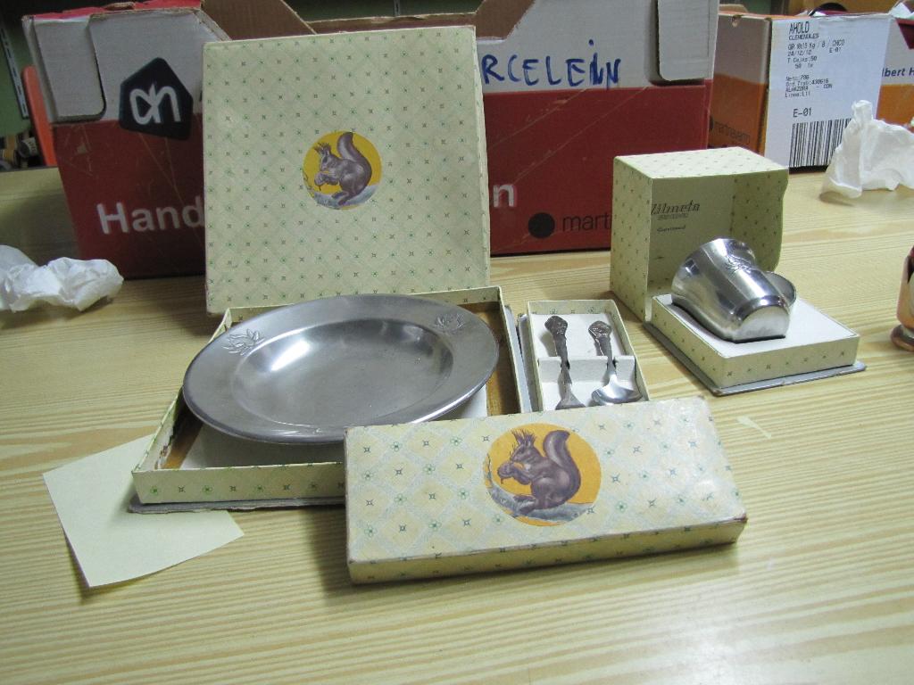 gero zilmeta kinderset beker, bordje, lepel, vork, Antiek en Kunst, Antiek | Bestek, Ophalen of Verzenden