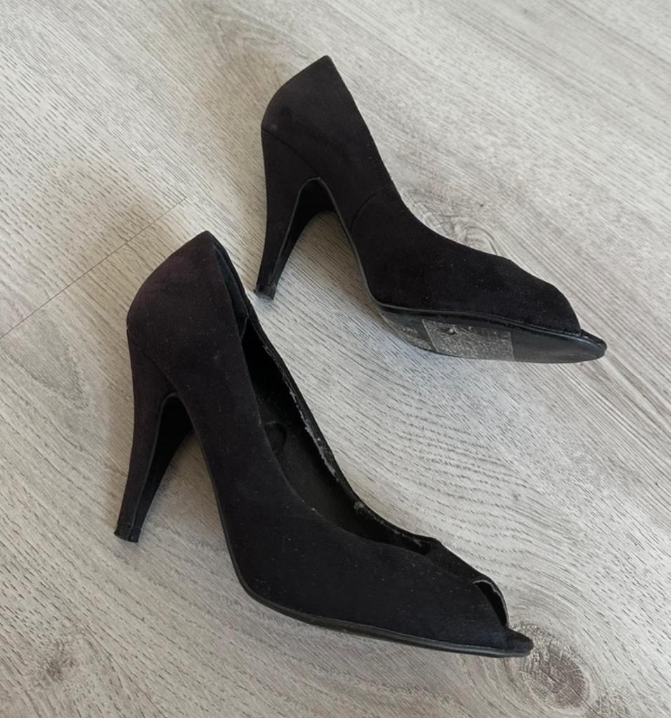 Atmosphere zwarte velvet suede pumps maat 39, Kleding | Dames, Schoenen met lage hakken, Zwart, Ophalen of Verzenden, Gedragen