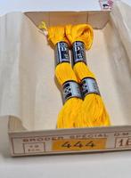 DMC broder 16, geel 444, Hobby en Vrije tijd, Borduren en Borduurmachines, Mulhouse, France, Nieuw, Ophalen of Verzenden, Borduurgaren of Zijde