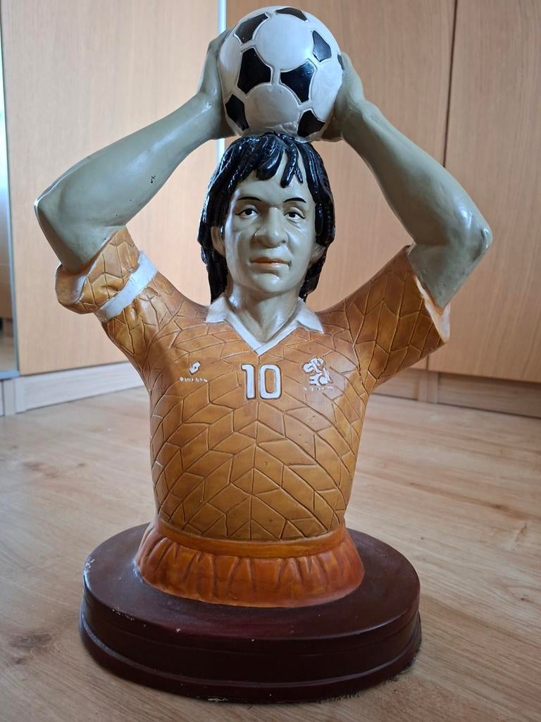 Sportbuste Ruud Gullit, Ophalen