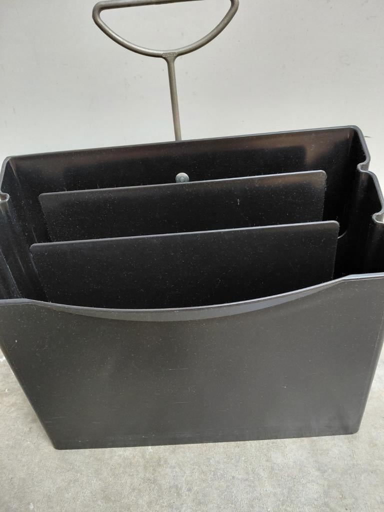 Vintage desing lectuurbak made in italy, Huis en Inrichting, Woonaccessoires | Krantenbakken en Lectuurbakken, Gebruikt, Ophalen