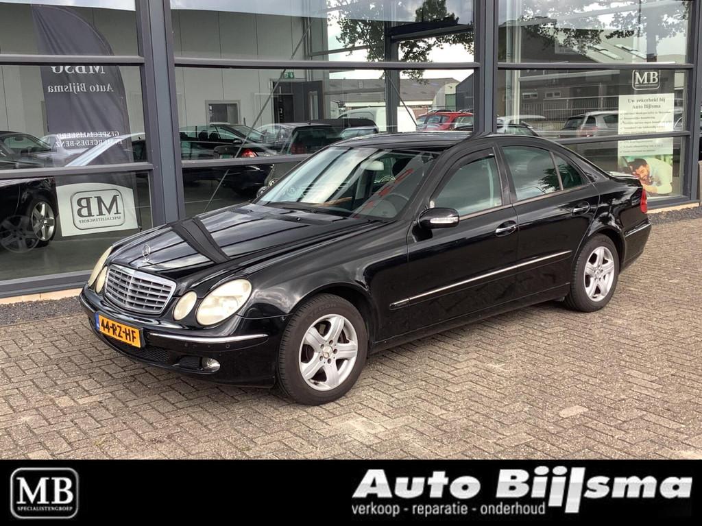 Mercedes E-klasse 220 CDI Elegance, Auto's, Automaat, Achterwielaandrijving, Gebruikt, Parkeersensor