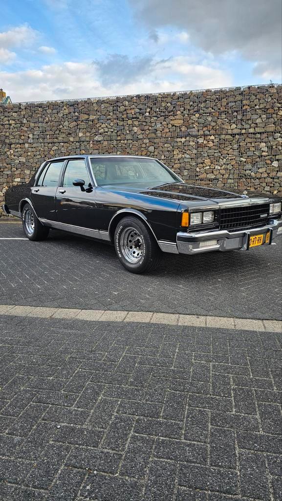Chevrolet Caprice 5.0 v8, Auto's, Oldtimers, Bedrijf, Benzine, Sedan, Automaat, Geïmporteerd, Zwart, Blauw, Stof, Achterwielaandrijving