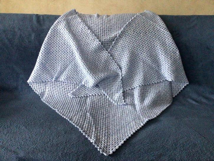 Hand gehaakte omslagdoek…gemeleerd blauw acryl garen…nieuw…, Kleding | Dames, Bodywarmers, Nieuw, Blauw, Ophalen of Verzenden