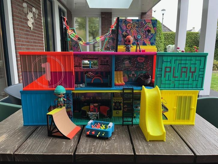 L.O.L. Surprise Clubhouse Speelset, Kinderen en Baby's, Speelgoed | Poppenhuizen, Zo goed als nieuw, Poppenhuis, Ophalen