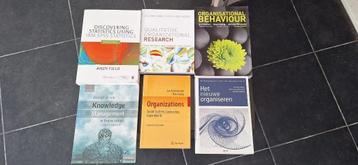 Studieboeken bedrijfskunde en economie  beschikbaar voor biedingen