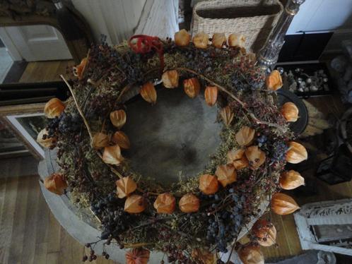 oude KRANS met LAMPIONNETJES/RODE+BLAUWE BESSEN/MOS, 55 cm, Huis en Inrichting, Woonaccessoires | Kransen, Zo goed als nieuw, Ophalen of Verzenden