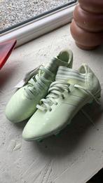 Voetbalschoenen Adidas maat 35, Maat XS of kleiner, Ophalen, Zo goed als nieuw, Schoenen