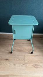 Turquoise IKEA nachtkastje - metaal, Huis en Inrichting, Tafels | Bijzettafels, Ophalen, Minder dan 45 cm, Minder dan 55 cm, Gebruikt