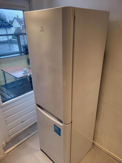Indesit koel-vriescombinatie koelkast vriezer, Witgoed en Apparatuur, Koelkasten en IJskasten, Gebruikt, Met aparte vriezer, 200 liter of meer