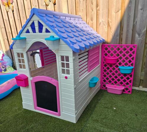 Nieuw speelhuisje dolu roze met wit incl plantenbakjes, Kinderen en Baby's, Speelgoed | Buiten | Speelhuisjes, Nieuw, Kunststof