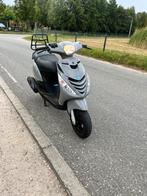 Piaggio Zip 25km/u Nardo Gray, Fietsen en Brommers, Scooters | Piaggio, Ophalen, Gebruikt, Zip, Benzine