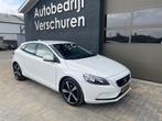 Volvo V40 2.0 T2 Kinetic clima pdc cruise control r design w, Voorwielaandrijving, 65 €/maand, Gebruikt, 4 cilinders