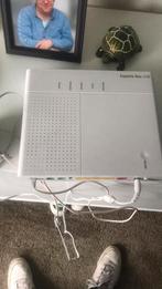 Experia box v10, Ophalen, Zo goed als nieuw, Router met modem, ZTE