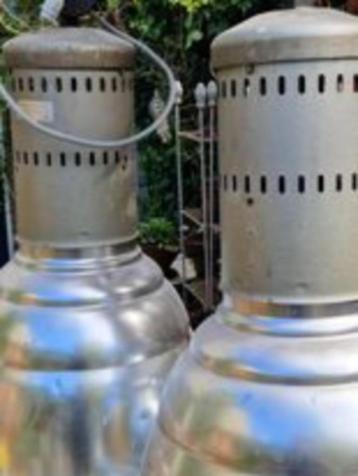 2 AEG fabrieks lampen ( prijs is voor beide) (brocante) beschikbaar voor biedingen